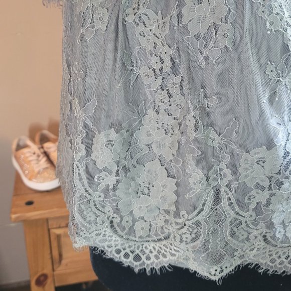 American Eagle Crop Top in SIze S - Picture 10 of 13